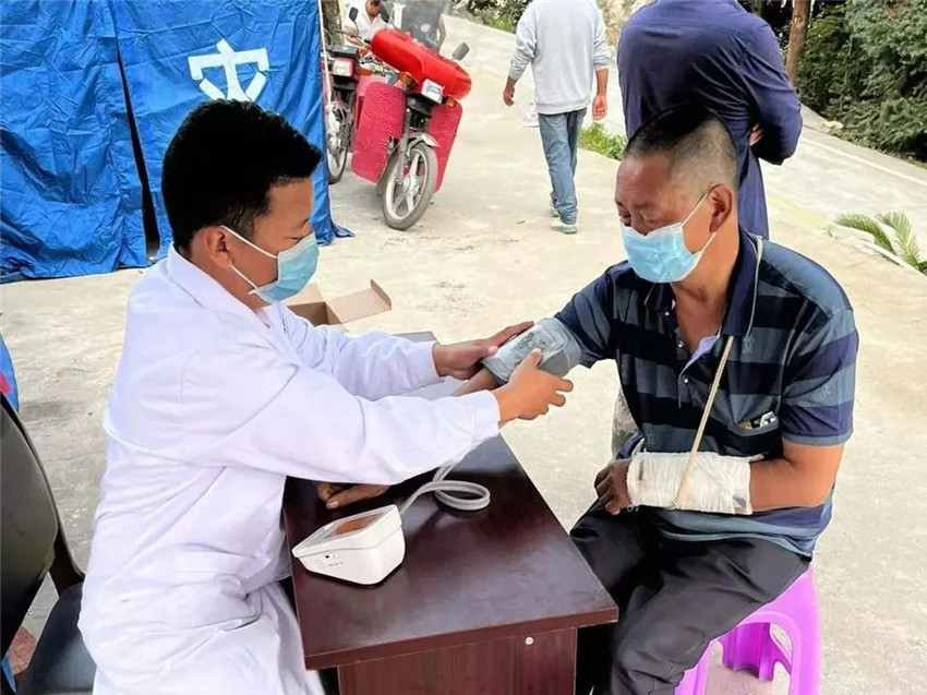 州藏醫(yī)院救.jpg 州藏醫(yī)院救.jpg